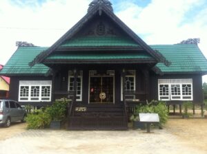 rumah adat kalimantan utara