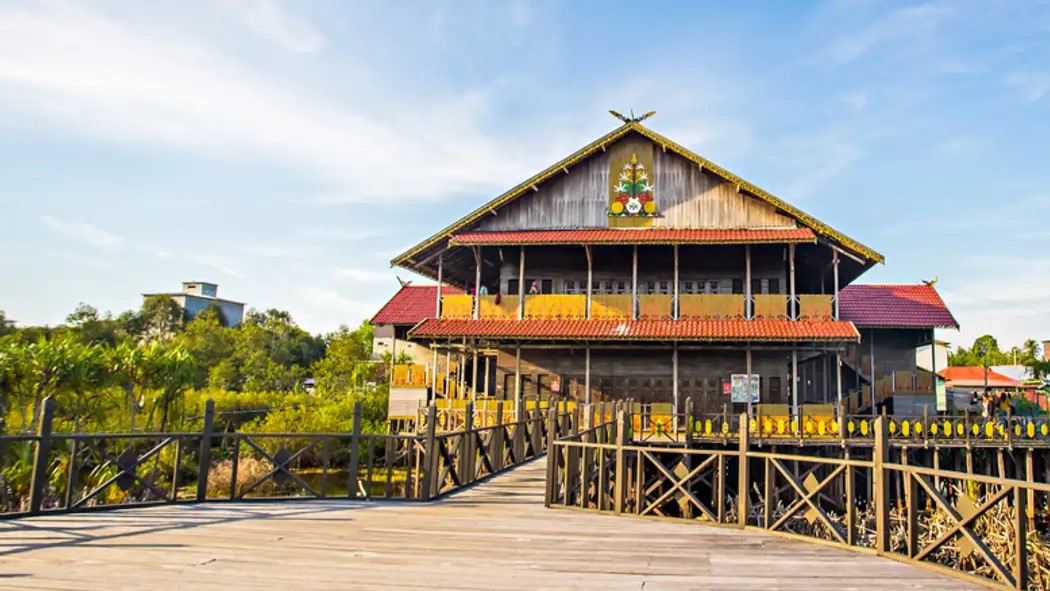 rumah adat kalimantan tengah 1