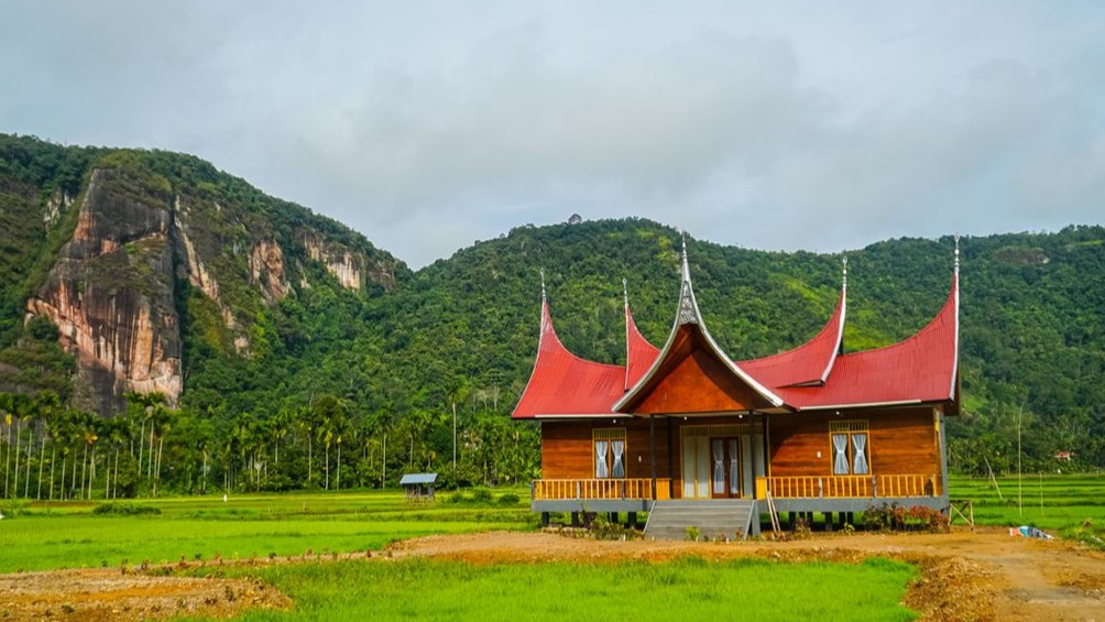 rumah adat padang 13